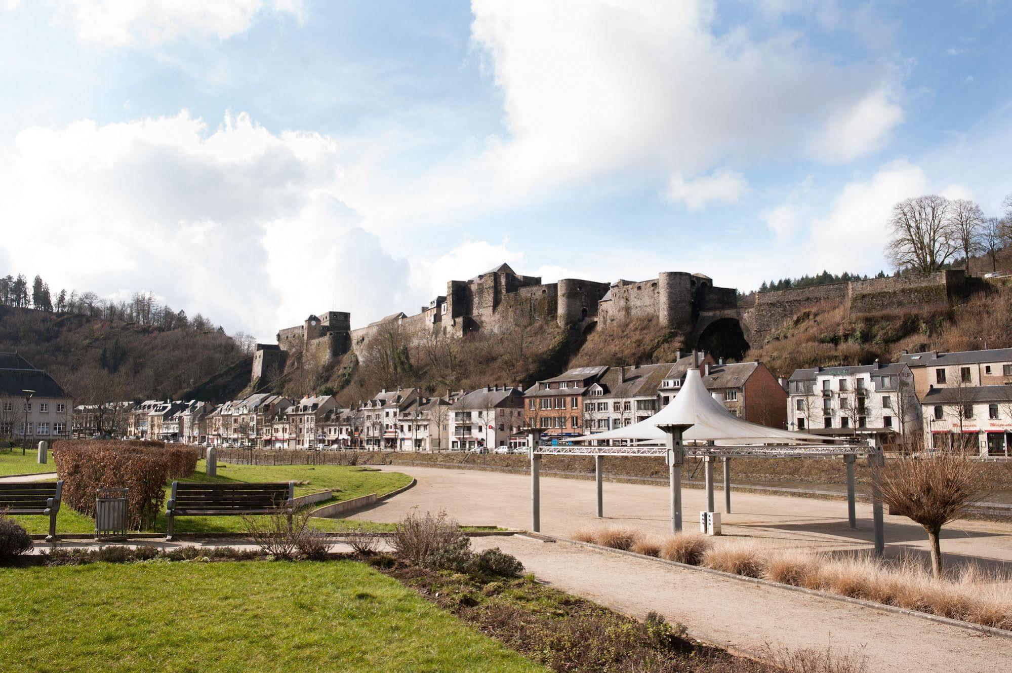 Auberge De Jeunesse De Bouillon Kültér fotó